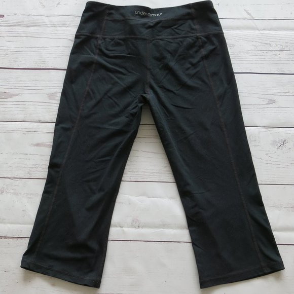 Under Armour All Season Gear Fitted Athletic Black Cropped Pants - Size Small - Picture 2 of 5